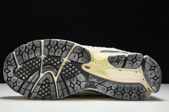 new balance 2002r protection pack rain cloud m2002rda