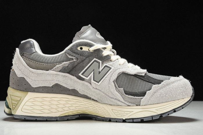 new balance 2002r protection pack rain cloud m2002rda