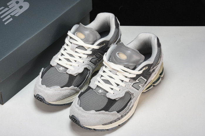 new balance 2002r protection pack rain cloud m2002rda