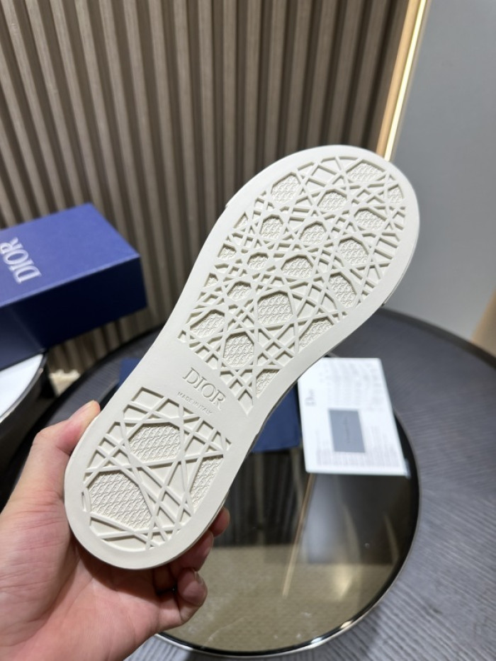 DR B33 LOW-TOP SNEAKERS DR-129