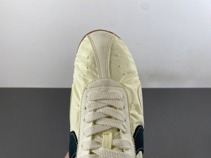 Jacquemus x Nike Jacumoon Shoe HV8547-700