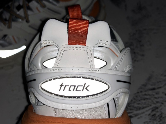 (led) bl tess s. gomma trek low sneakers white orange h903p029