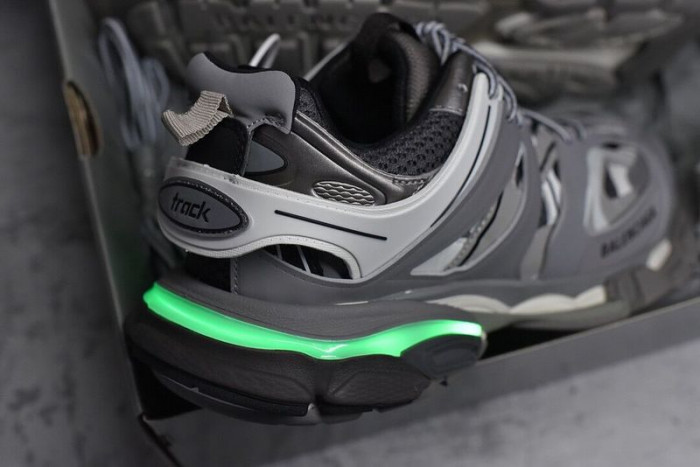 (led) bl tess s. gomma trek light low sneakers grey white h903p0422