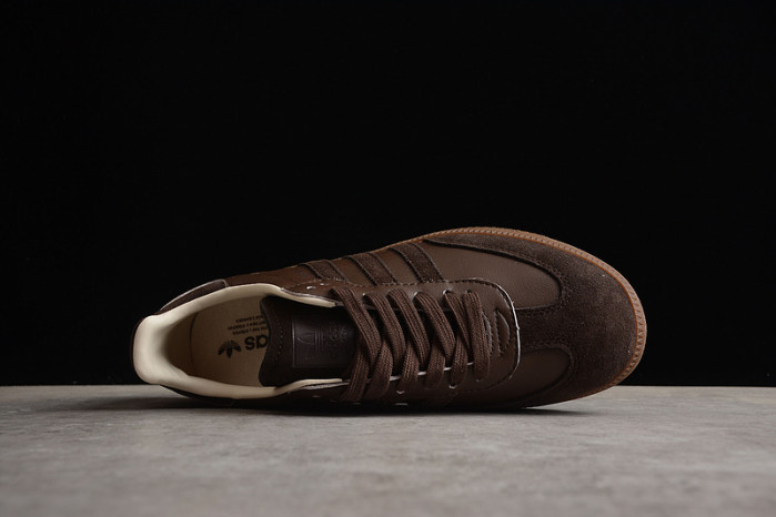 ad low-top sneaker 23031315